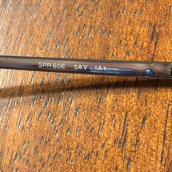 Prada, low profile sunglasses authentic - Picture 5 of 11